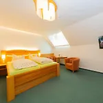 Rennsteighotel Gruener Baum 3*