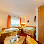 Rennsteighotel Gruener Baum 3*