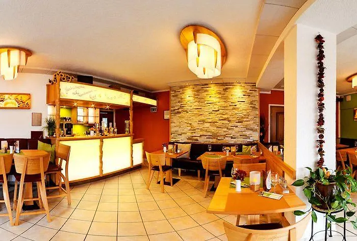 Отель Rennsteighotel Gruener Baum 3*